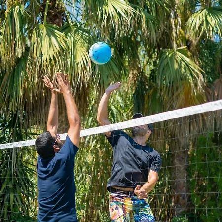 Hotell May Beach Hotel