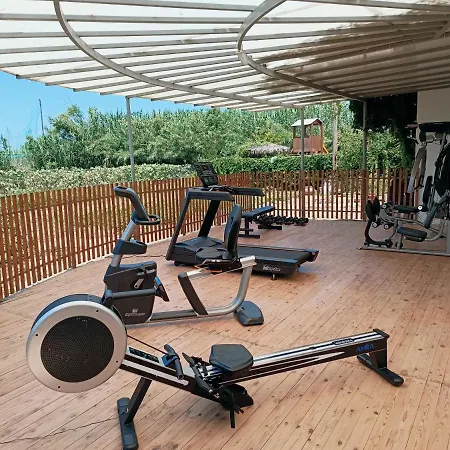 Hotell May Beach Hotel