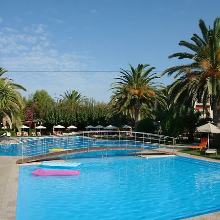 Hotell May Beach Hotel