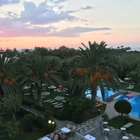 Hotell May Beach Hotel 4*