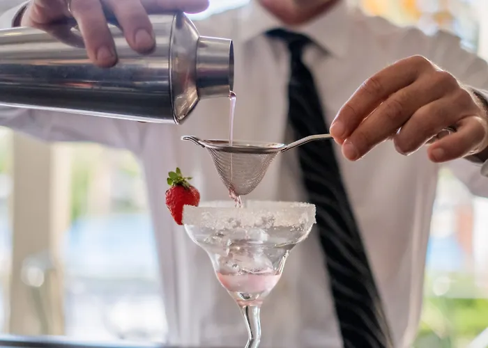 May Beach Hotel Szálloda 4*