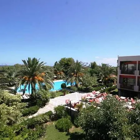 Hotell May Beach Hotel