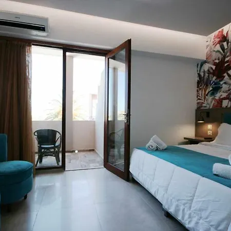 Hotell May Beach Hotel