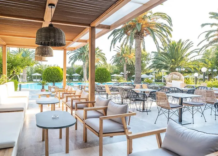 Готель May Beach Hotel