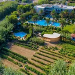 May Beach Hotel Szálloda