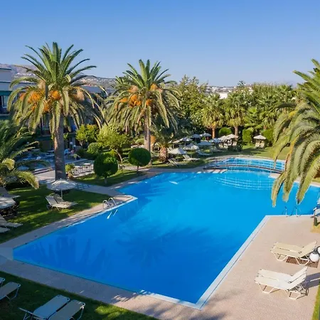 May Beach Hotel ホテル 4*