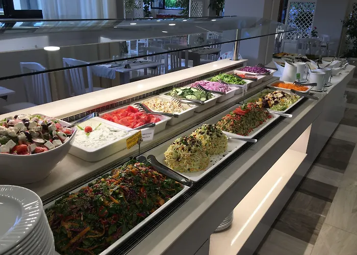 Hotell May Beach Hotel