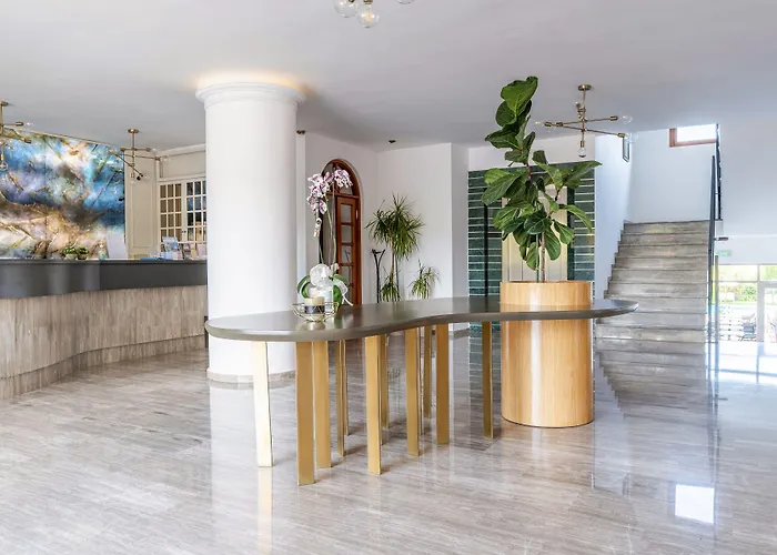 Hotell May Beach Hotel